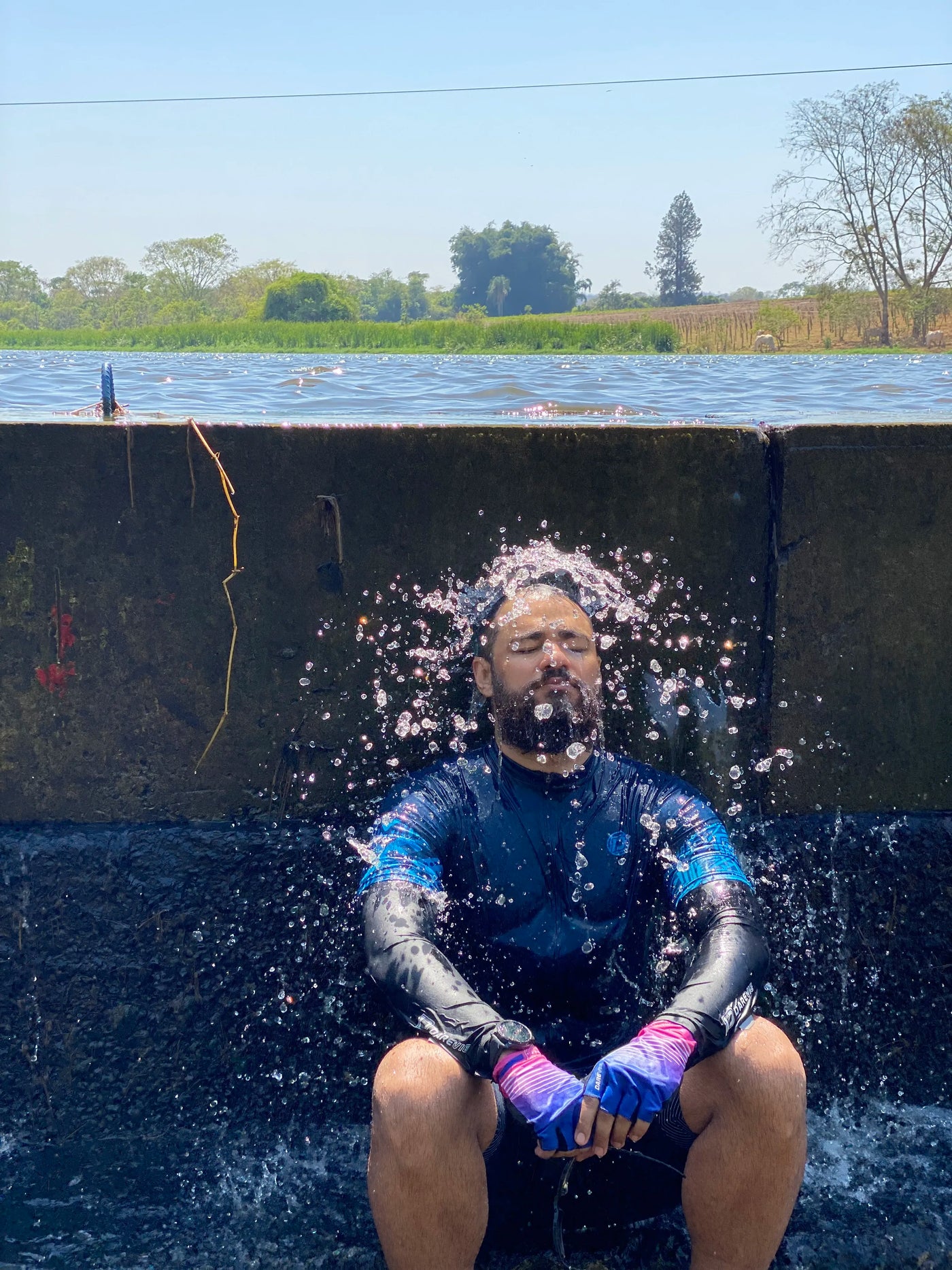 DAREVIE Men's Cycling Gloves Half Finger Shockproof Gym Gloves Breathable Cycling Glove Road Biking Glove Quick Wear MTB Gloves