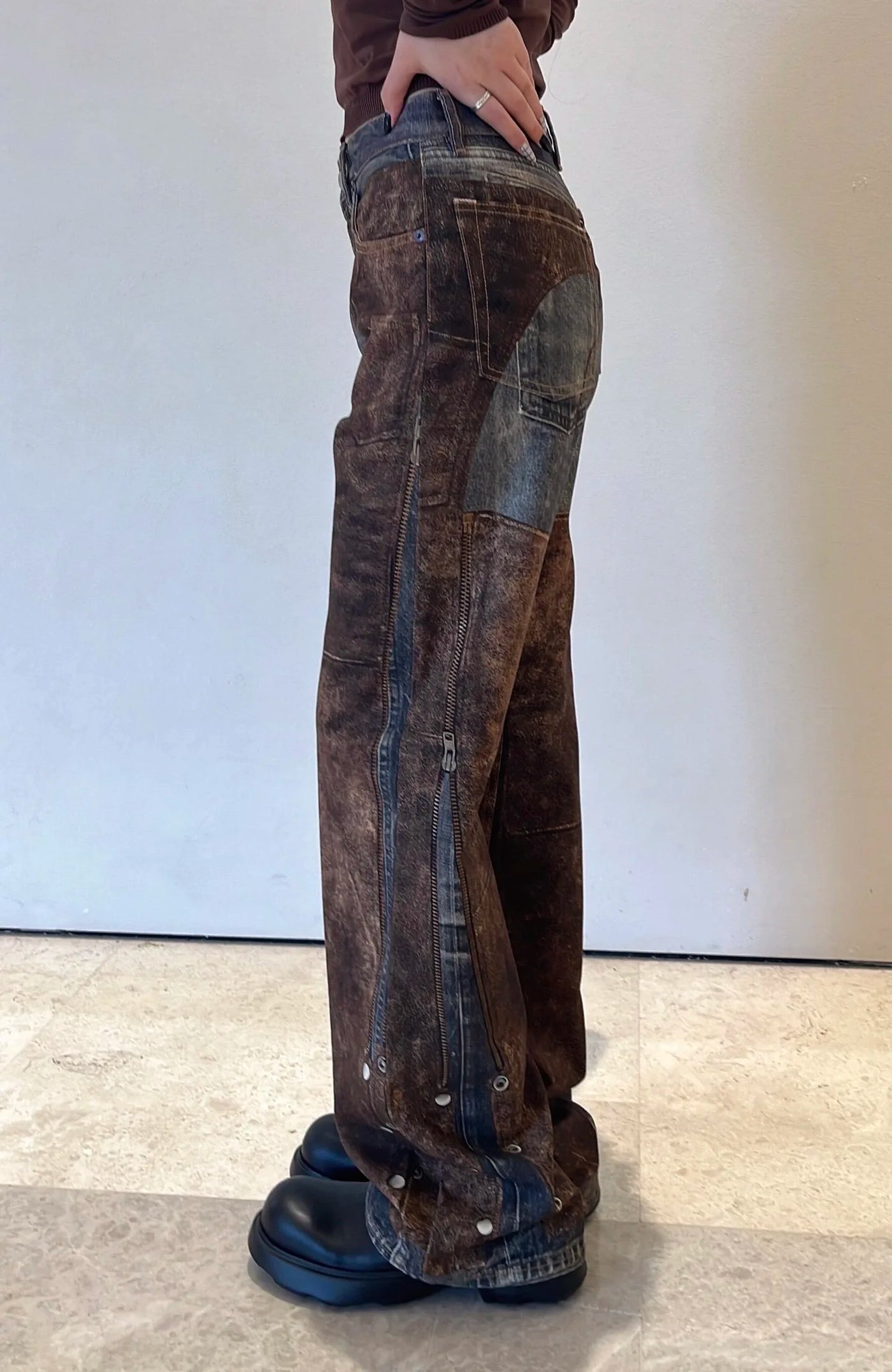 2025 autumn and winter new high-quality elegant women's clothing French retro printed high waisted wide leg denim pants