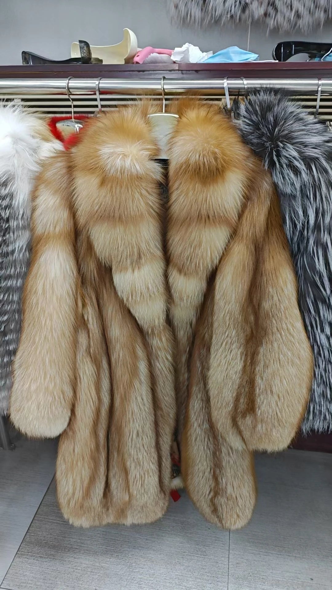 Women's Luxury Long Fox Fur Coat Real Fox Fur Jacket Winter Outerwear Silver Fox Fur Coat
