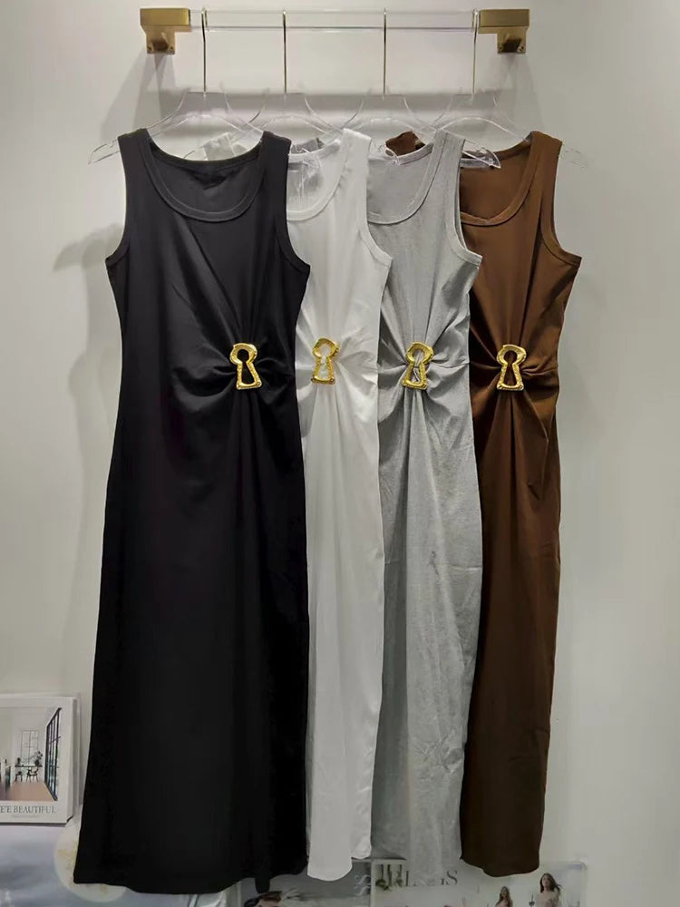 Summer 2025 Women's fashion round neck sleeveless metal buckle pleated waist-cinching dress, elastic tight knitted dress