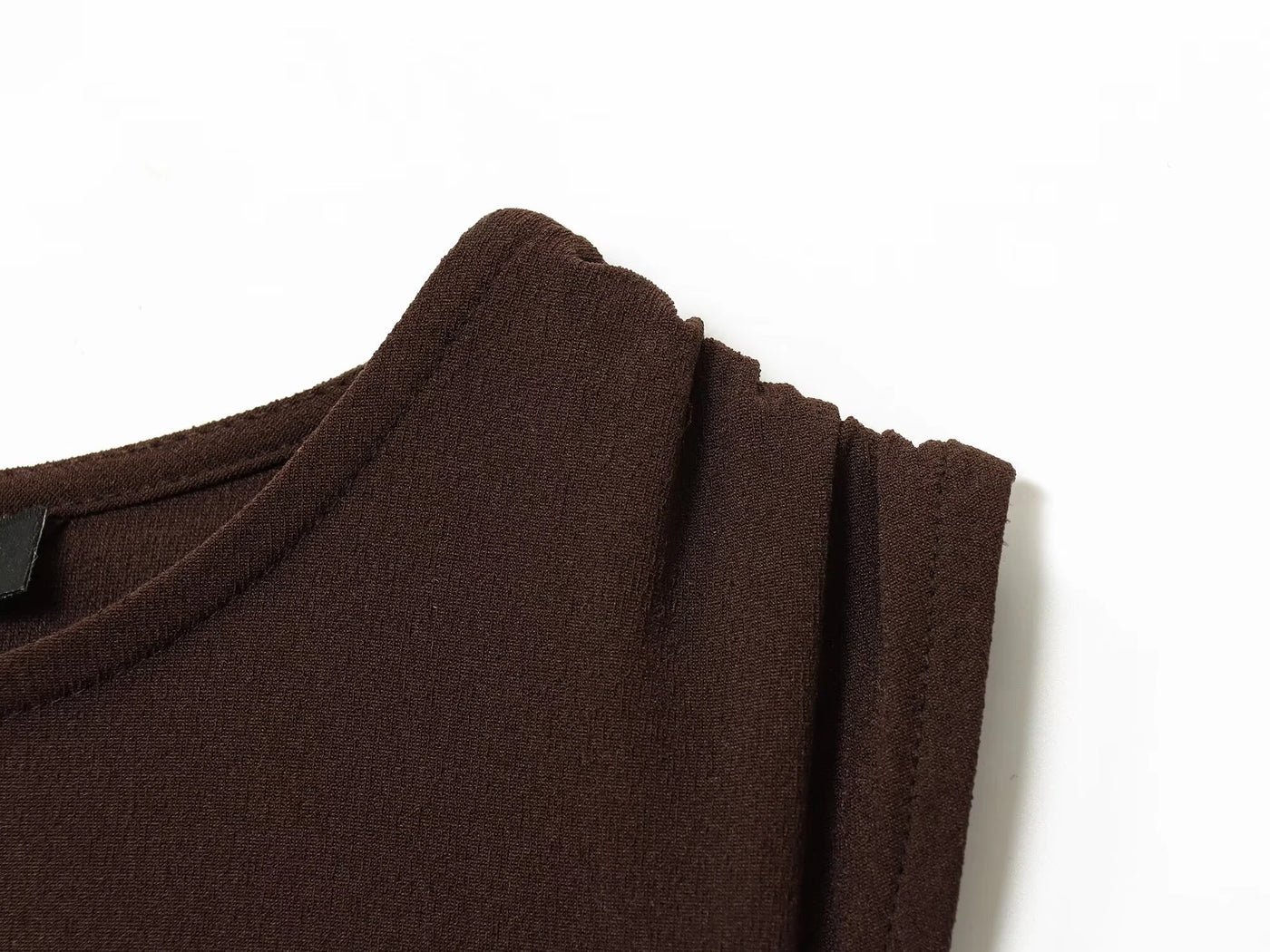 DEEABAE Autumn new women's fashion temperament pleated design with back slit round neck sleeveless MIDI dress