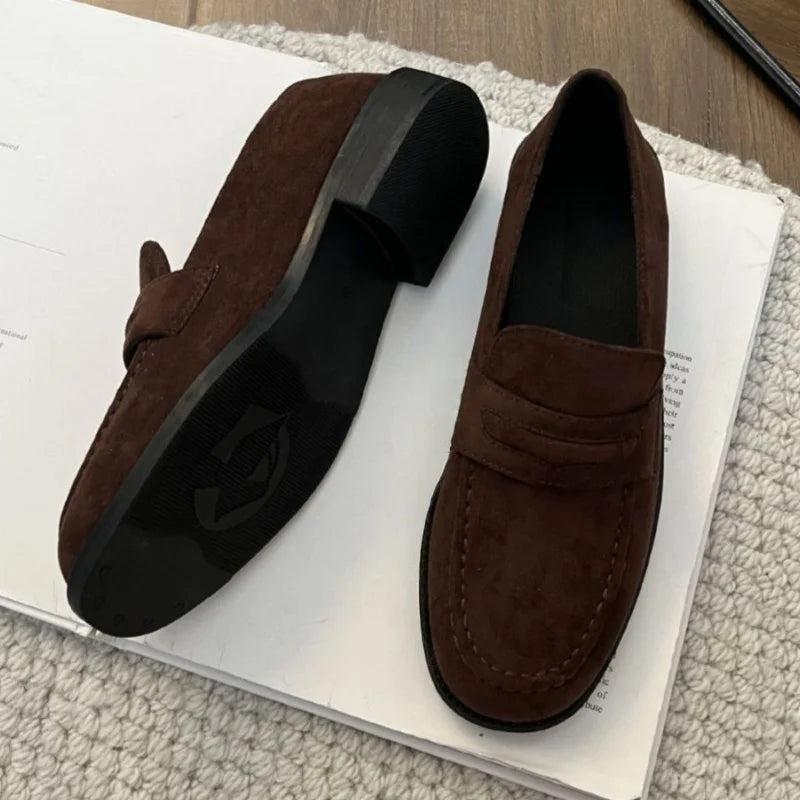 Spring And Autumn Retro Female Loafers 2025 New Style Roman Flat Heel Comfortable Versatile Slip On Cow Suede Women Flat Shoes