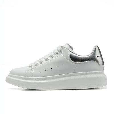 Hot selling small white shoes with high quality and thick soles, versatile sports and leisure board shoes, couple shoes