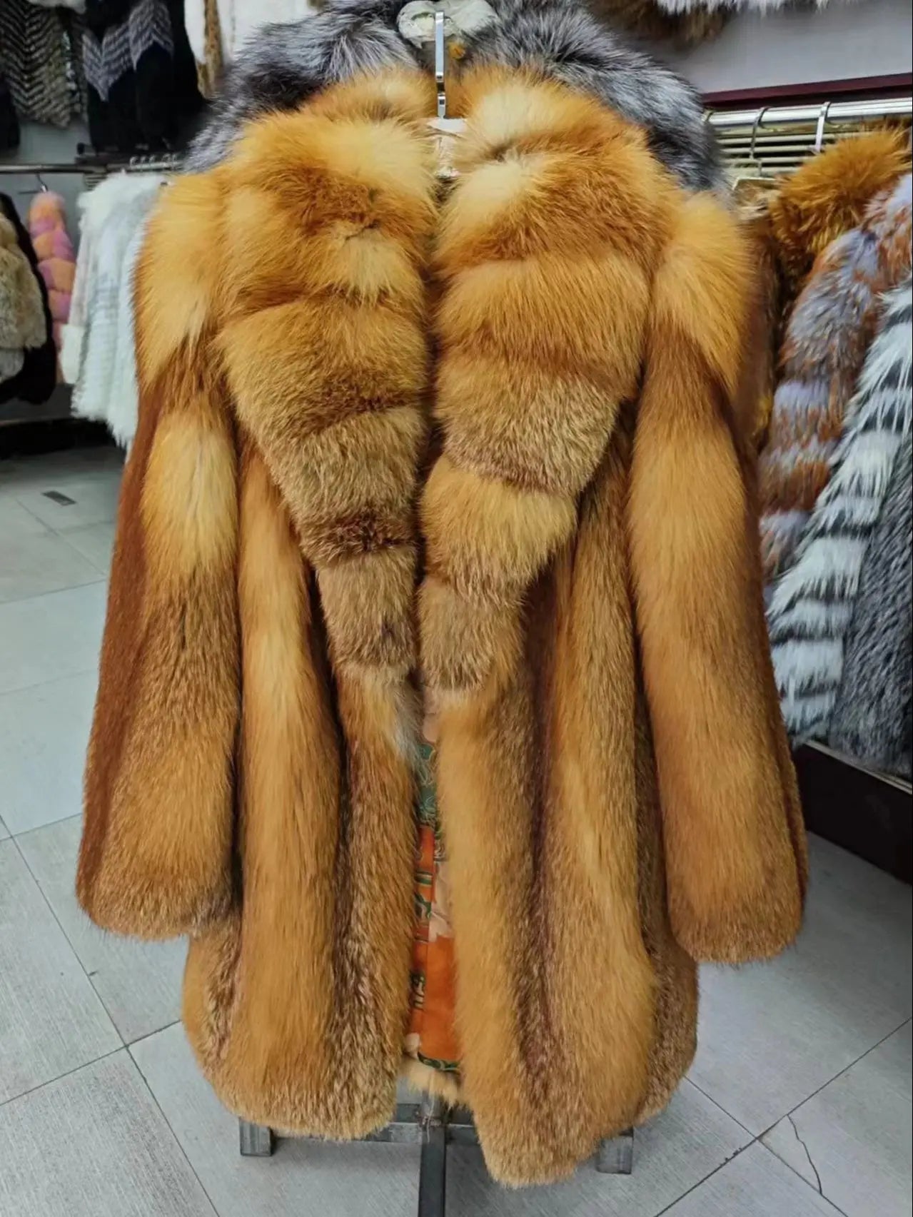 Women's Luxury Long Fox Fur Coat Real Fox Fur Jacket Winter Outerwear Silver Fox Fur Coat