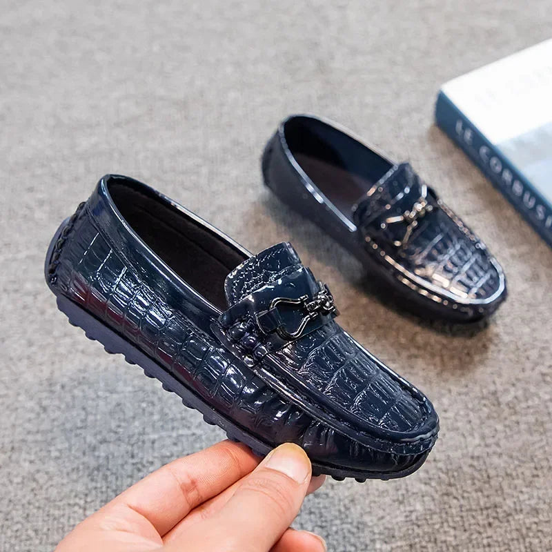 Boys Leather Shoes Round-toe Flat Soft Kids Fashion Casual Loafers Glossy Metal Buckle Children Moccasins Non-slip Britain Style