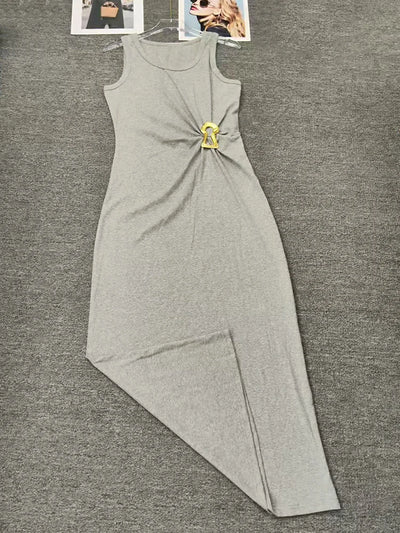 Summer 2025 Women's fashion round neck sleeveless metal buckle pleated waist-cinching dress, elastic tight knitted dress