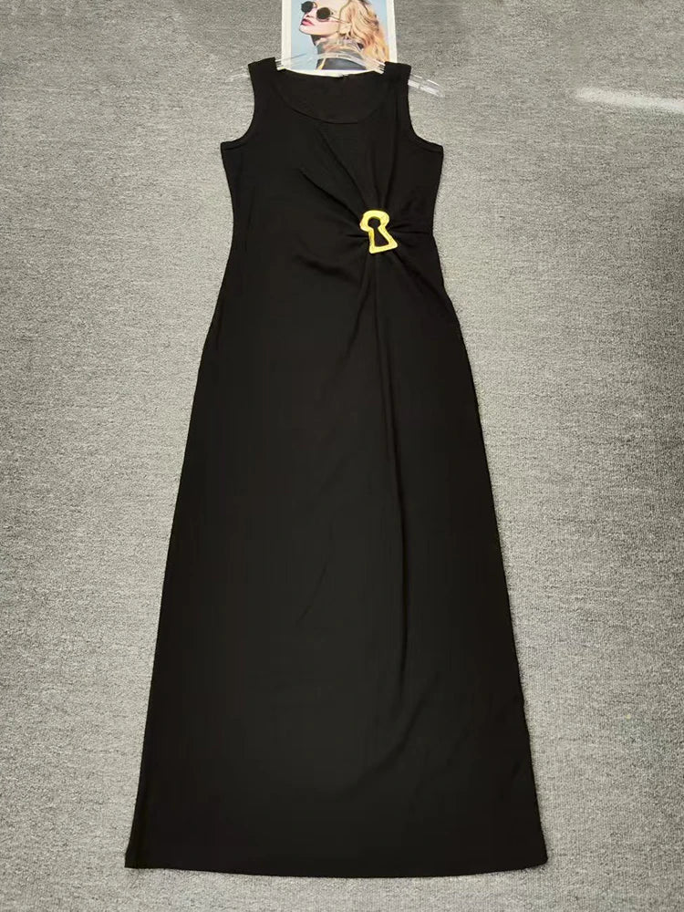 Summer 2025 Women's fashion round neck sleeveless metal buckle pleated waist-cinching dress, elastic tight knitted dress