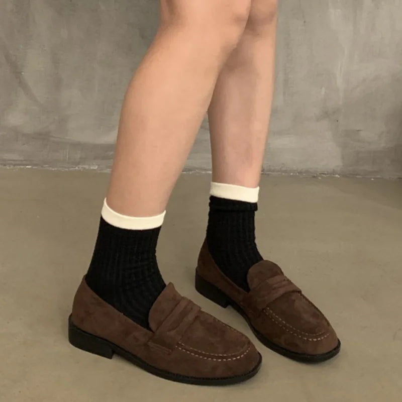 Spring And Autumn Retro Female Loafers 2025 New Style Roman Flat Heel Comfortable Versatile Slip On Cow Suede Women Flat Shoes