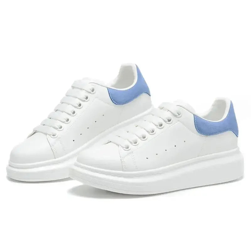 Hot selling small white shoes with high quality and thick soles, versatile sports and leisure board shoes, couple shoes