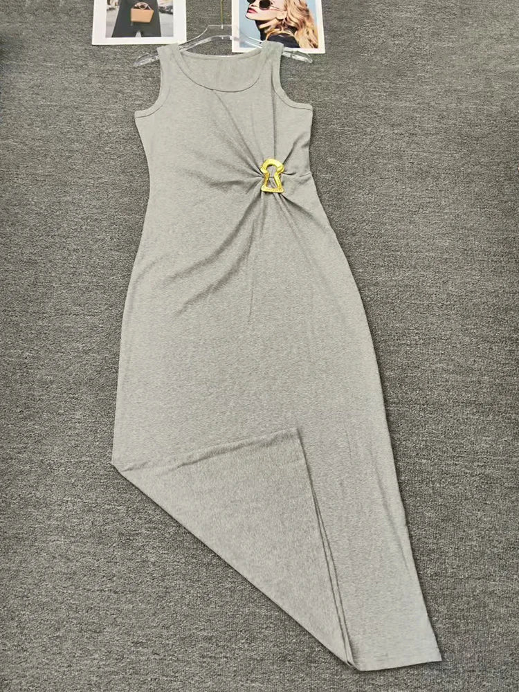 Summer 2025 Women's fashion round neck sleeveless metal buckle pleated waist-cinching dress, elastic tight knitted dress